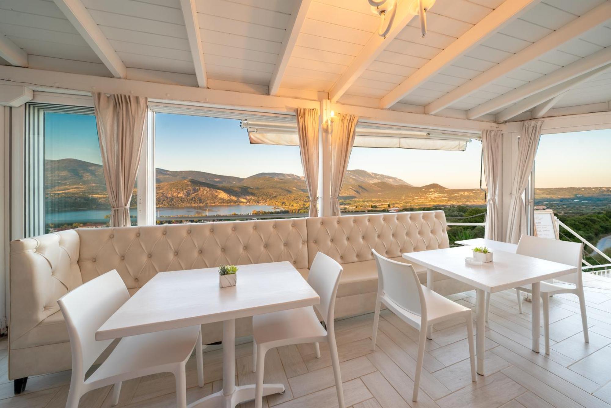The "L" Suites & Apartments Argostoli  Esterno foto