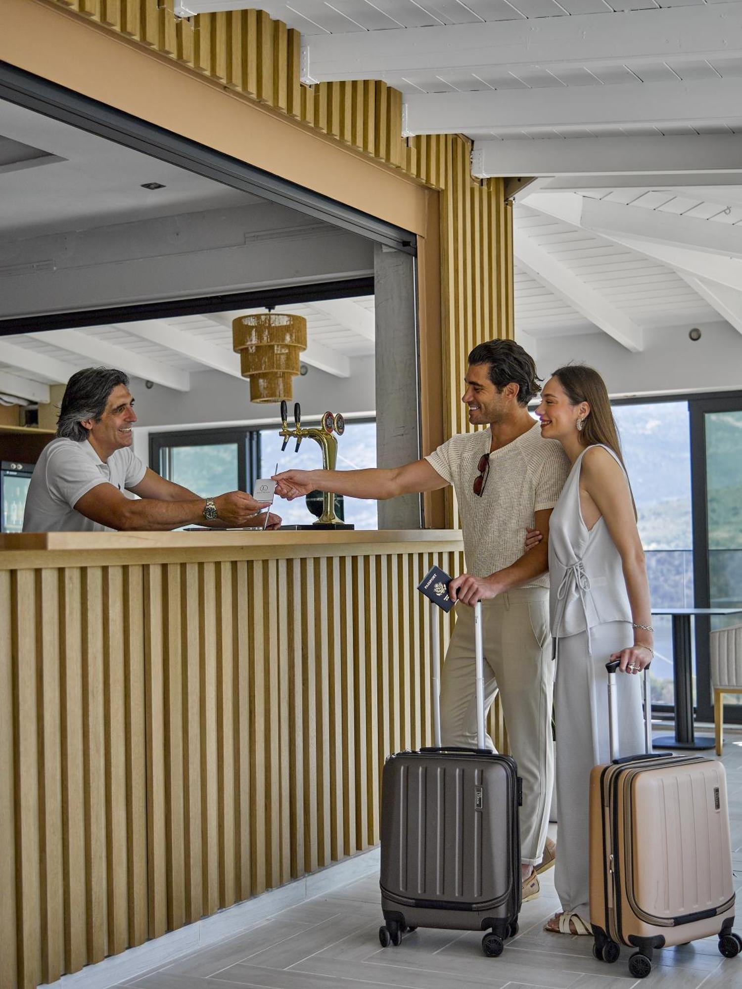 The "L" Suites & Apartments Argostoli  Esterno foto